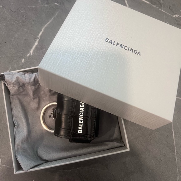Balenciaga AirPods case - Picture 5 of 5